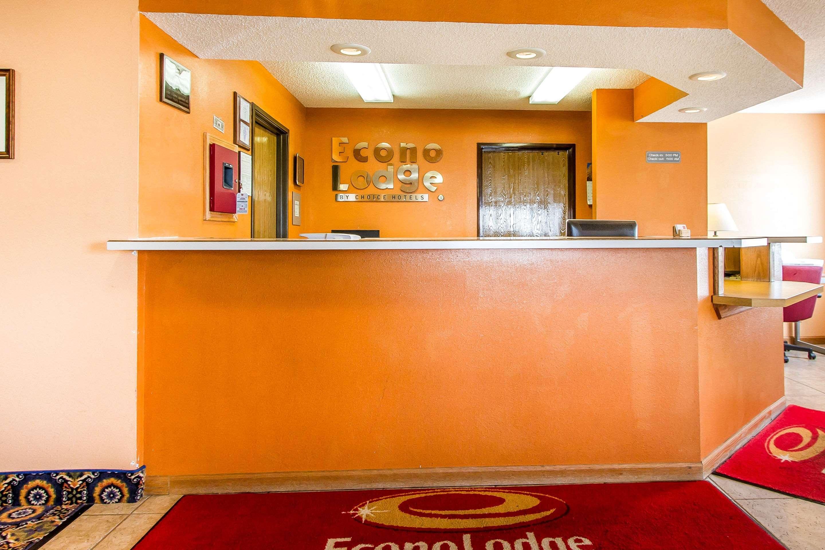 อีโคโน ลอดจ์ แอนด์ สวีท Hotel Pekin ภายนอก รูปภาพ